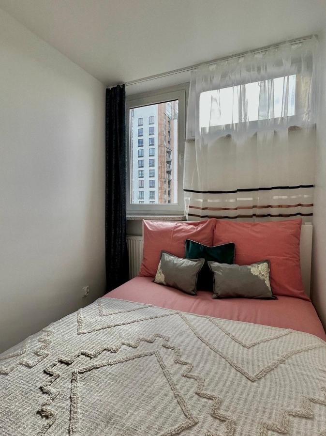 Mirovski Apartment ワルシャワ エクステリア 写真